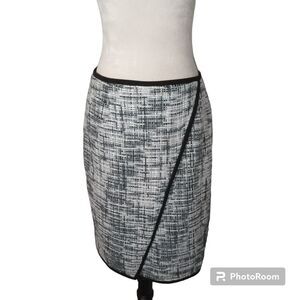 Calvin Klein Woman's Black White and Navy Tweed Winter Pencil skirt Size 6